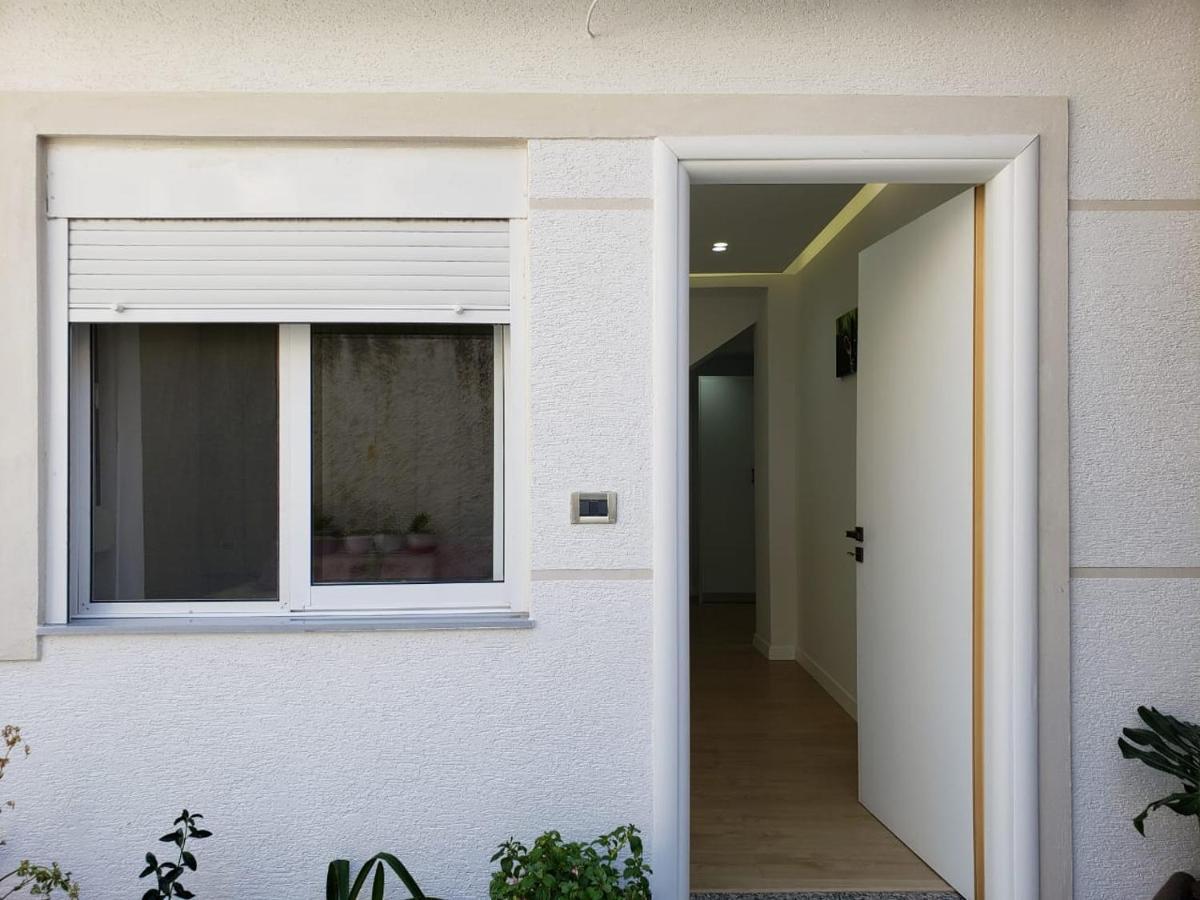 Loi Apartment Sarandë Exterior foto