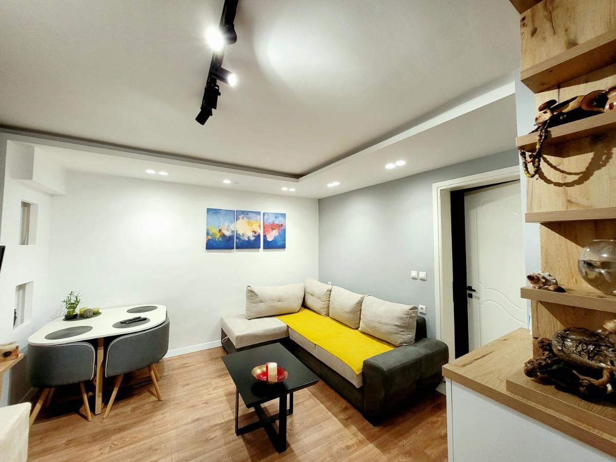 Loi Apartment Sarandë Exterior foto