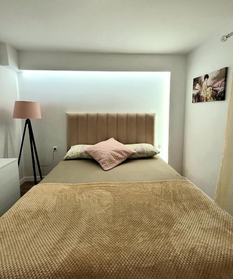 Loi Apartment Sarandë Exterior foto